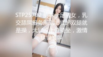 艺校水嫩漂亮的2美女为了赚外快和3男到KTV厕所啪啪