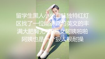 小母狗上下两个嘴都填满还不满足