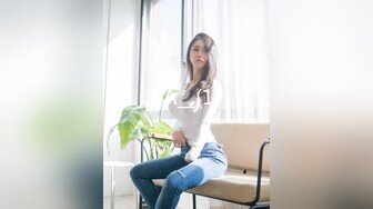 白皙身材美少妇，女上位道具插入跳跃，主动掰穴特写粉蝴蝶水很多，