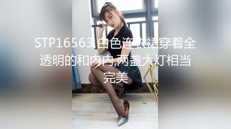 年轻小妹长相甜美跟小哥开房啪啪，自己揉着奶子抠着逼当然还要吃着大鸡巴，被小哥各种爆草抽插道具玩弄