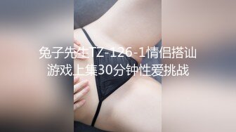 【安防精品】24年最骚女孩 女的被男的用玩具一直插，一直高潮一直插喷了 (1)