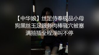 在床上给她按摩