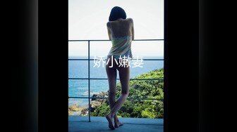 女大学生来体验体育生打桩机